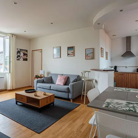 Moderne Renove, Proche Commerces Et Transports, Avec Stationnement Gratuit, - Fr-1-3-615 Apartment *