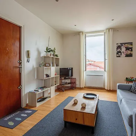 Moderne Renove, Proche Commerces Et Transports, Avec Stationnement Gratuit, - Fr-1-3-615 Apartment